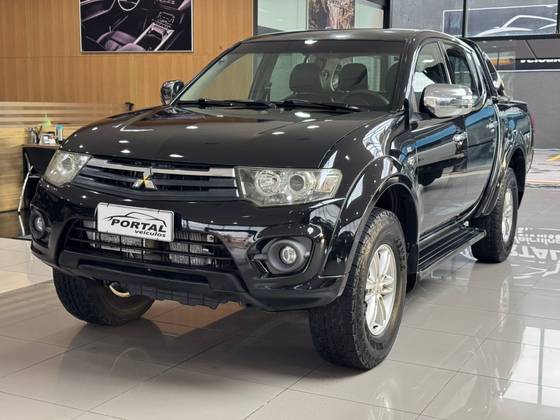 MITSUBISHI L200 TRITON 3.2 HPE 4X4 CD 16V TURBO INTERCOOLER DIESEL 4P AUTOMÁTICO